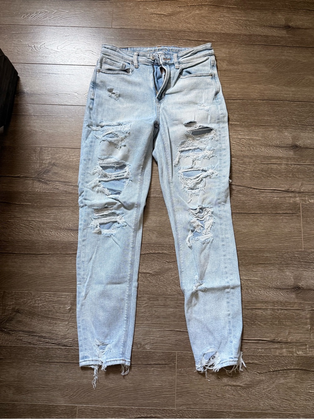 American Eagle Outfitters Light Blue Distressed Mom Jeans